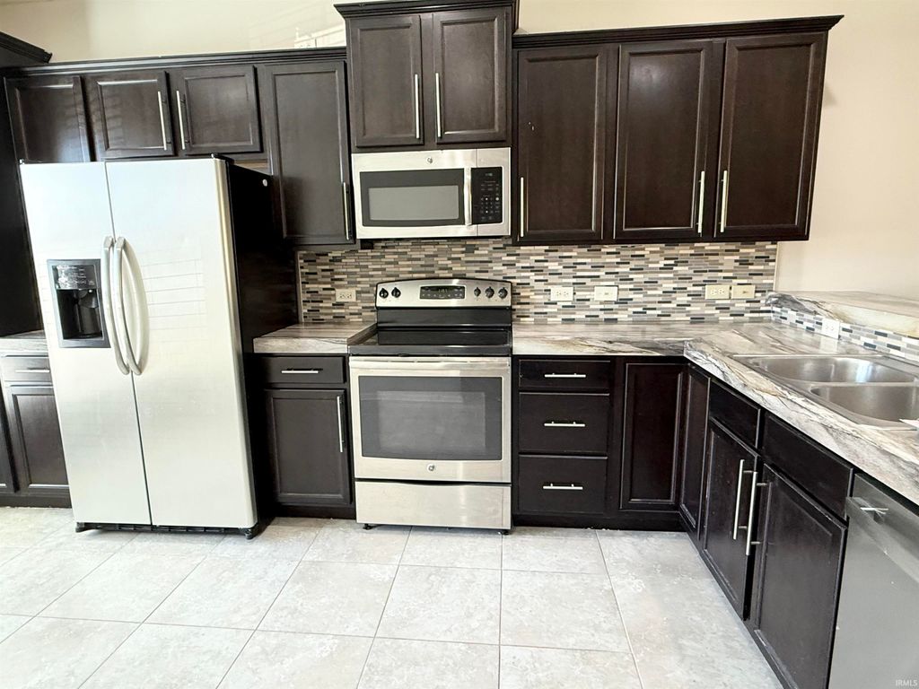 Photo of 11445 Caracaras Court, Evansville, IN 47725 (MLS # 202541702)