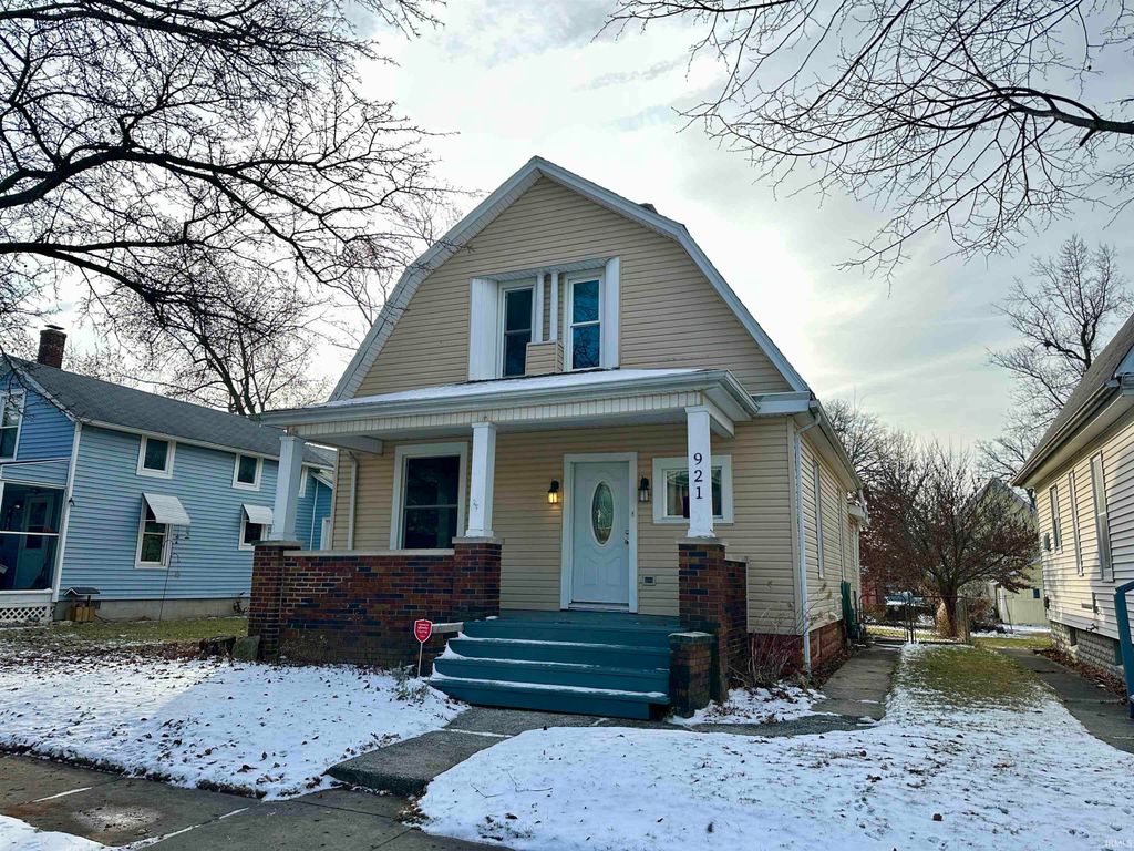 Photo of 921 Cottage Avenue, Fort Wayne, IN 46807 (MLS # 202600442)
