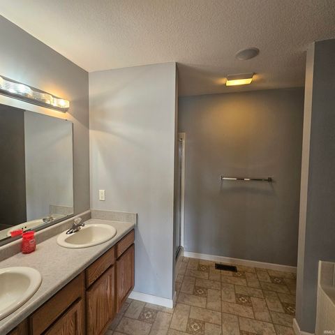 Tiny photo for 226 Beaulieu Place, Fort Wayne, IN 46825 (MLS # 202609218)