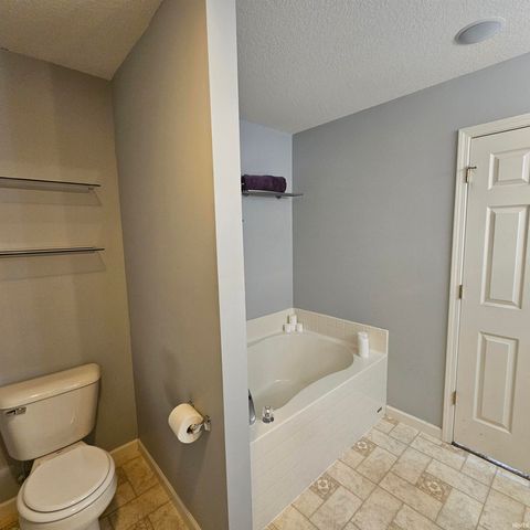 Tiny photo for 226 Beaulieu Place, Fort Wayne, IN 46825 (MLS # 202609218)