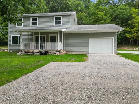 Photo of 6958 N Kalorama Road, Leesburg, IN 46538 (MLS # 202536911)