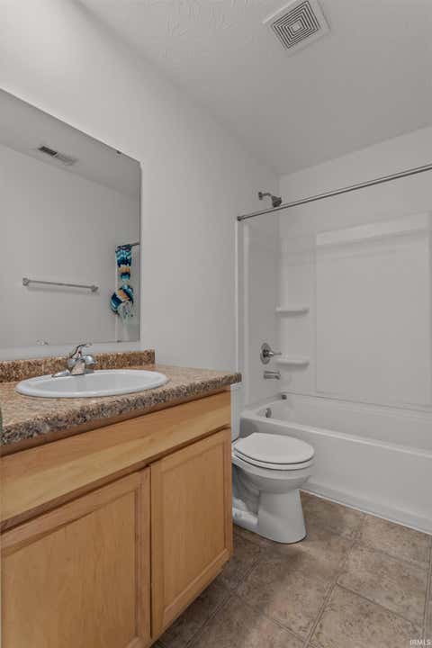 Tiny photo for 3237 Sand Walk Drive, Kokomo, IN 46902 (MLS # 202626480)