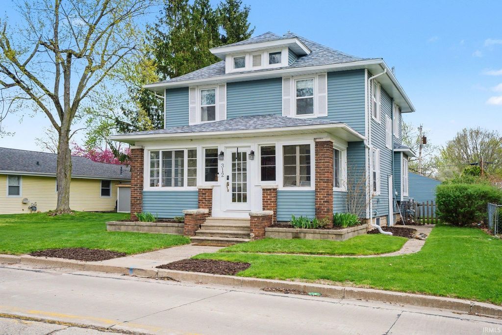 Photo of 312 N Indiana Avenue, Goshen, IN 46528 (MLS # 202613171)