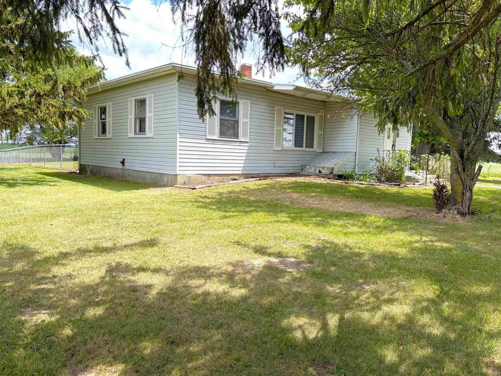 Photo of 1424 E Greenville Pike, Winchester, IN 47394 (MLS # 202629522)