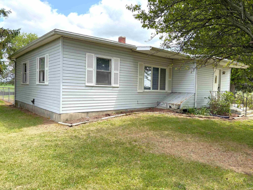 Photo of 1424 E Greenville Pike, Winchester, IN 47394 (MLS # 202629522)