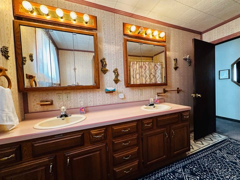 Tiny photo for 713 SE 1st Street, Washington, IN 47501 (MLS # 202619781)