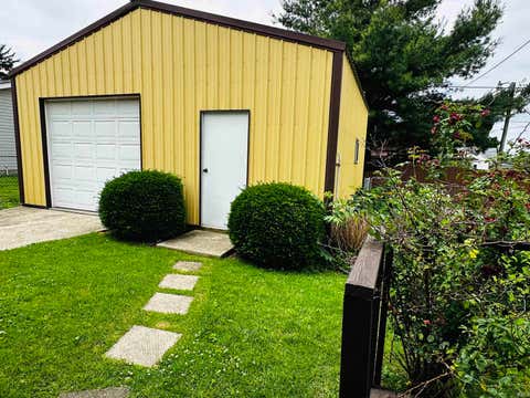 Tiny photo for 713 SE 1st Street, Washington, IN 47501 (MLS # 202619781)