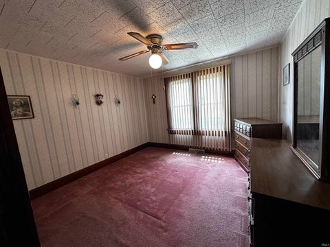 Tiny photo for 713 SE 1st Street, Washington, IN 47501 (MLS # 202619781)