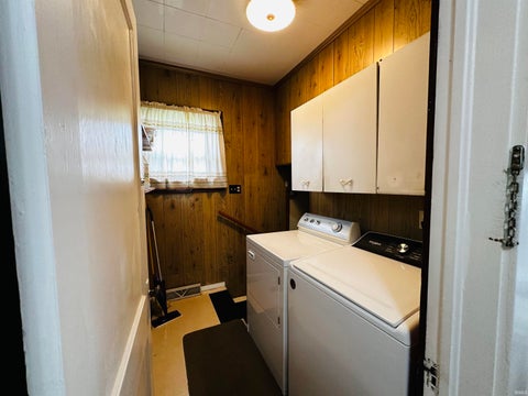 Tiny photo for 713 SE 1st Street, Washington, IN 47501 (MLS # 202619781)