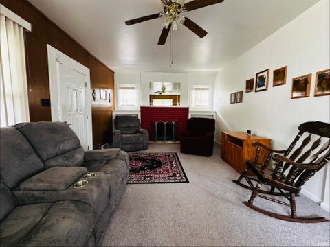 Tiny photo for 713 SE 1st Street, Washington, IN 47501 (MLS # 202619781)