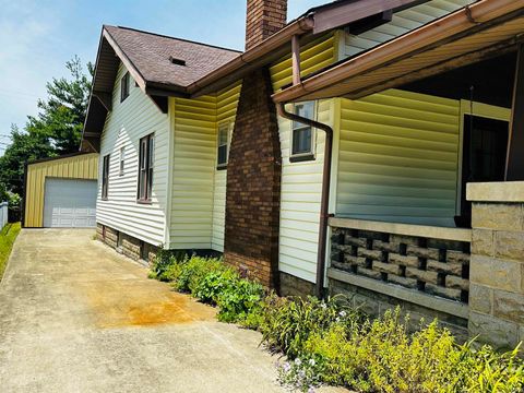 Tiny photo for 713 SE 1st Street, Washington, IN 47501 (MLS # 202619781)