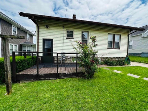 Tiny photo for 713 SE 1st Street, Washington, IN 47501 (MLS # 202619781)