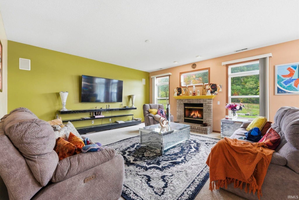 Photo of 5004 Pocono Crossing, Fort Wayne, IN 46808 (MLS # 202643376)