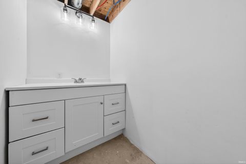 Tiny photo for 726 S Leeds Street, Kokomo, IN 46901 (MLS # 202604957)