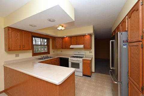 Tiny photo for 800 E Oak View Estate, Winamac, IN 46996 (MLS # 202515572)