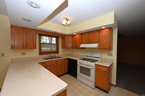 Tiny photo for 800 E Oak View Estate, Winamac, IN 46996 (MLS # 202515572)