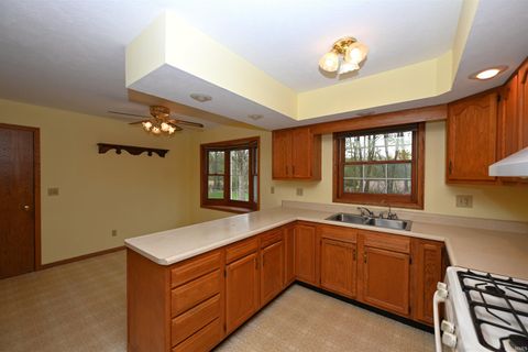 Tiny photo for 800 E Oak View Estate, Winamac, IN 46996 (MLS # 202515572)