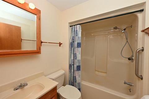 Tiny photo for 800 E Oak View Estate, Winamac, IN 46996 (MLS # 202515572)