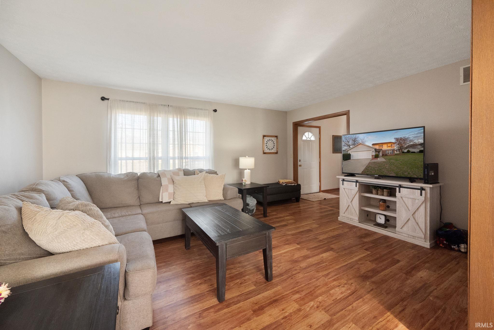 Lafayette, Indiana 47909, United States, 3 Bedrooms Bedrooms, ,3 BathroomsBathrooms,Residential,Active,97804