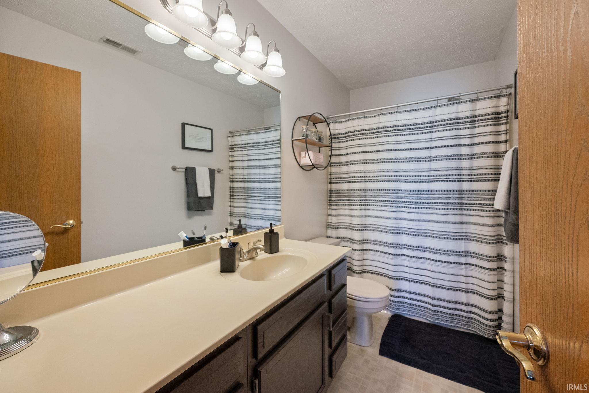 Lafayette, Indiana 47909, United States, 3 Bedrooms Bedrooms, ,3 BathroomsBathrooms,Residential,Active,97804