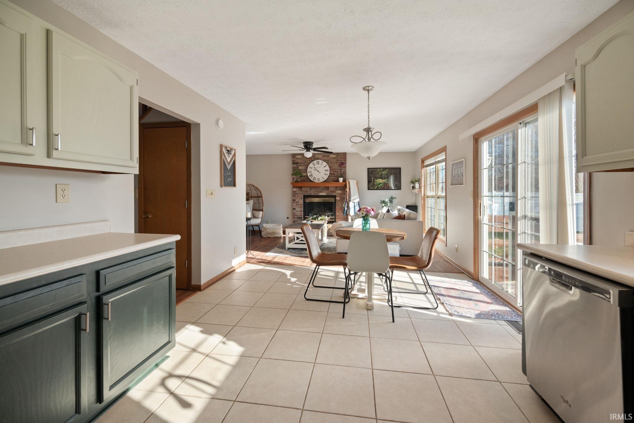 Lafayette, Indiana 47909, United States, 3 Bedrooms Bedrooms, ,3 BathroomsBathrooms,Residential,Active,97804