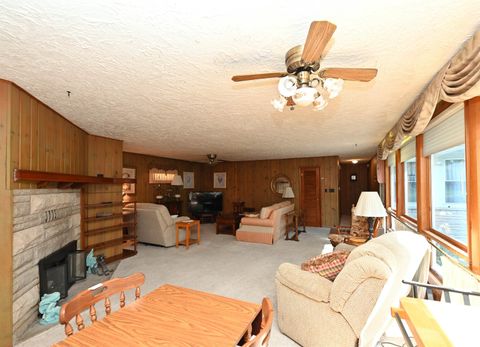 Tiny photo for 610 N Forest Drive, Winamac, IN 46996 (MLS # 202539200)