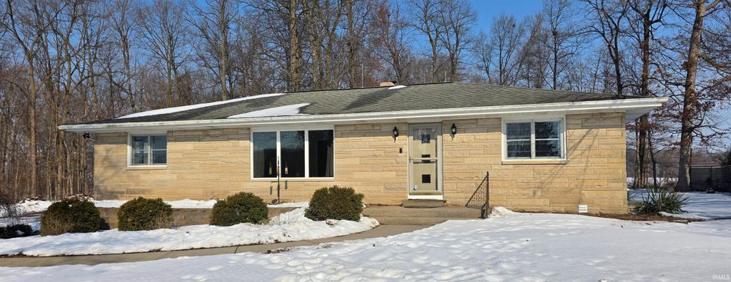 Photo of 10335 Wayne Trace Trce, Fort Wayne, IN 46816 (MLS # 202604513)