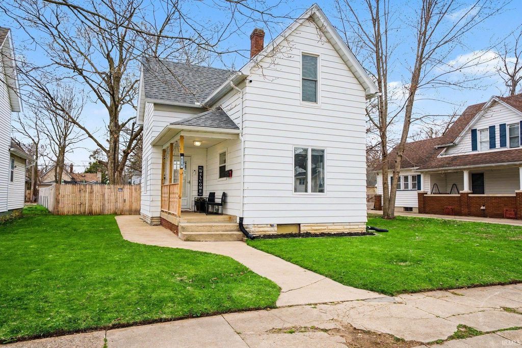 Photo of 215 Smith Street, Mishawaka, IN 46544 (MLS # 202610762)