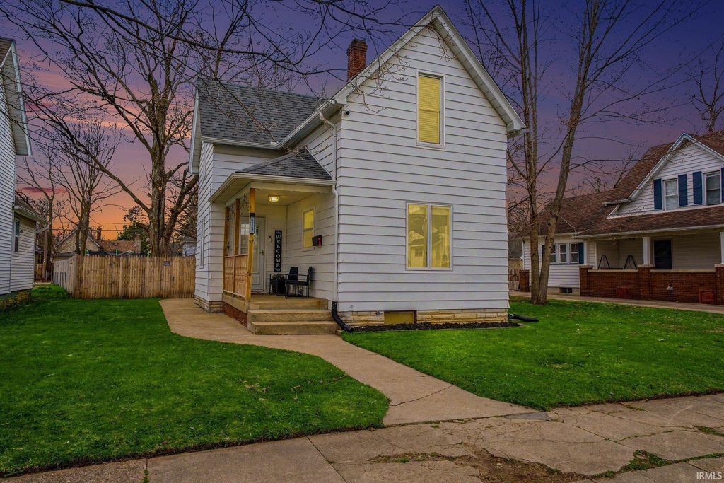 Photo of 215 Smith Street, Mishawaka, IN 46544 (MLS # 202610762)