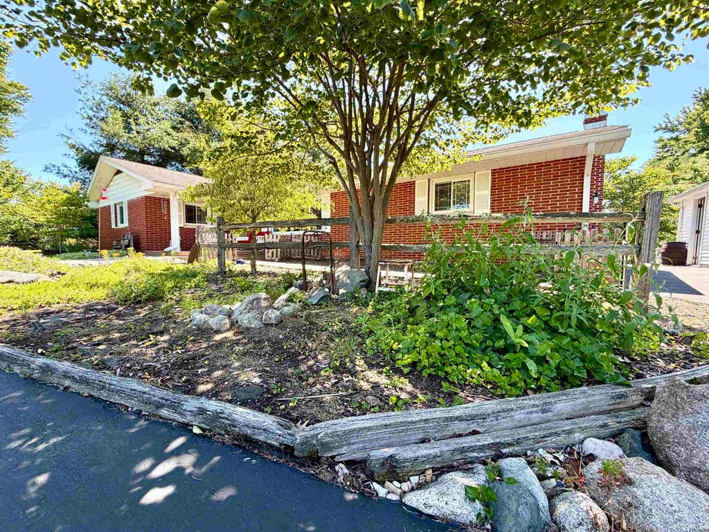 Photo of 1589 Palestine Road, Bedford, IN 47421 (MLS # 202621235)