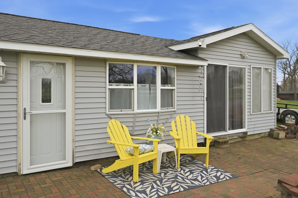 Photo of 6910 N 925 East, Fremont, IN 46737 (MLS # 202613003)