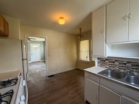 Tiny photo for 507 E South C Street, Gas City, IN 46933 (MLS # 202634159)