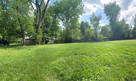 Tiny photo for 2621 Sweetser Avenue, Evansville, IN 47714 (MLS # 202616184)