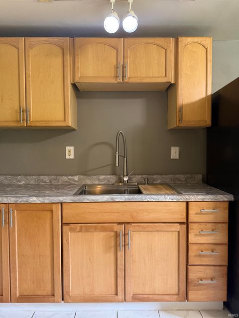 Tiny photo for 2621 Sweetser Avenue, Evansville, IN 47714 (MLS # 202616184)