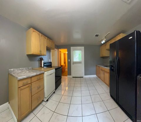 Tiny photo for 2621 Sweetser Avenue, Evansville, IN 47714 (MLS # 202616184)