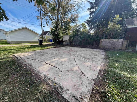 Tiny photo for 902 N Leeds Street, Kokomo, IN 46901 (MLS # 202644285)