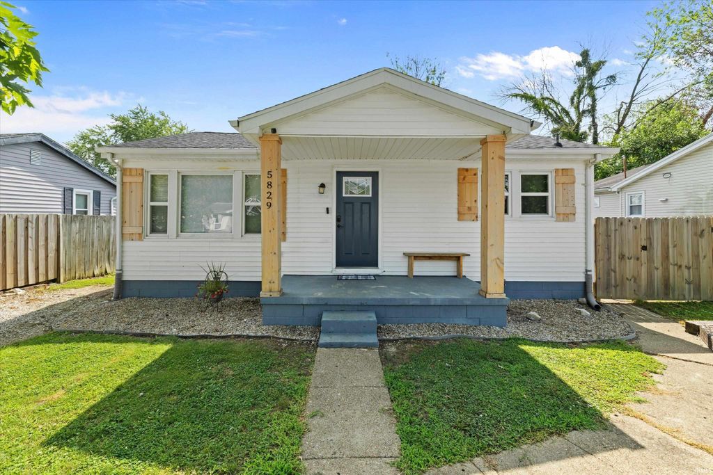 Photo of 5829 N Kerth Avenue, Evansville, IN 47711 (MLS # 202627782)