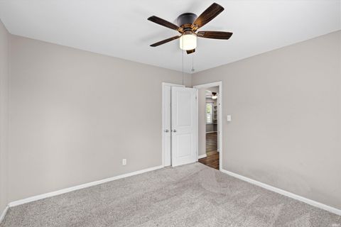 Tiny photo for 5829 N Kerth Avenue, Evansville, IN 47711 (MLS # 202627782)