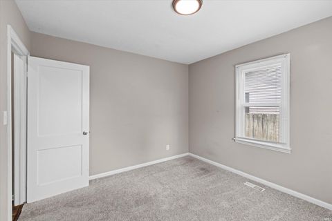 Tiny photo for 5829 N Kerth Avenue, Evansville, IN 47711 (MLS # 202627782)
