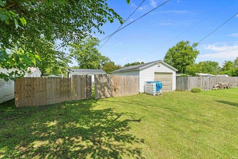 Tiny photo for 5829 N Kerth Avenue, Evansville, IN 47711 (MLS # 202627782)