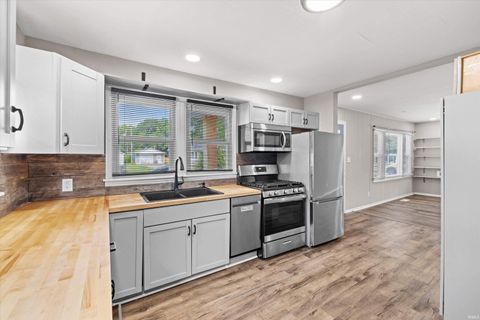 Tiny photo for 5829 N Kerth Avenue, Evansville, IN 47711 (MLS # 202627782)