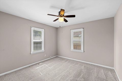 Tiny photo for 5829 N Kerth Avenue, Evansville, IN 47711 (MLS # 202627782)