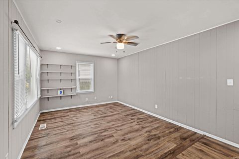 Tiny photo for 5829 N Kerth Avenue, Evansville, IN 47711 (MLS # 202627782)