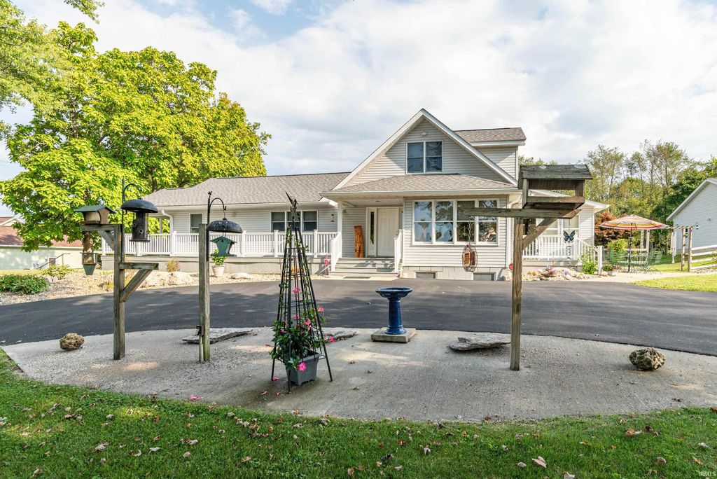 Photo of 8115 S Strain Ridge Road, Bloomington, IN 47401 (MLS # 202611964)