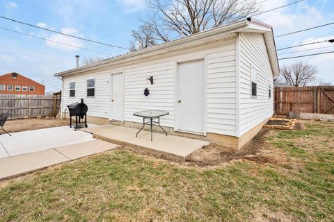 Tiny photo for 640 S Main Street, Kokomo, IN 46901 (MLS # 202606327)