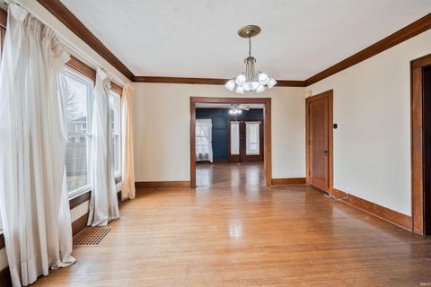 Tiny photo for 640 S Main Street, Kokomo, IN 46901 (MLS # 202606327)