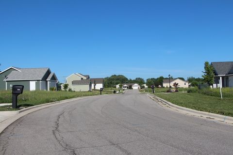 Photo of 2271 Highlander Drive, Warsaw, IN 46580 (MLS # 202602813)