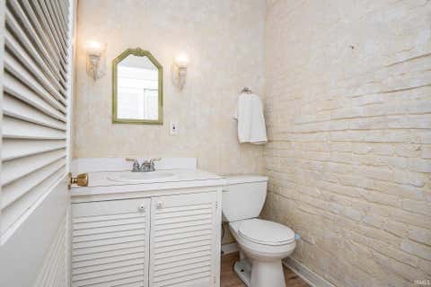 Tiny photo for 118 Main Street, Vincennes, IN 47591 (MLS # 202622477)