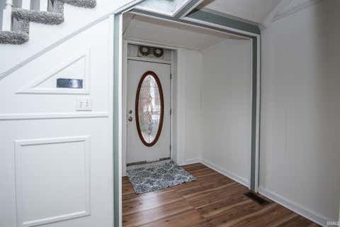Tiny photo for 118 Main Street, Vincennes, IN 47591 (MLS # 202622477)
