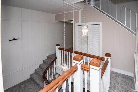 Tiny photo for 118 Main Street, Vincennes, IN 47591 (MLS # 202622477)